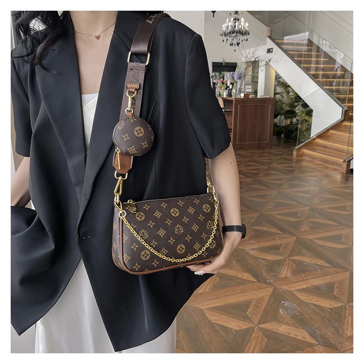 Borsa da donna 2024 nuova borsa a tracolla stampata popolare piccola quadrata versatile tracolla larga borsa da donna a spalla singola_voghion.com