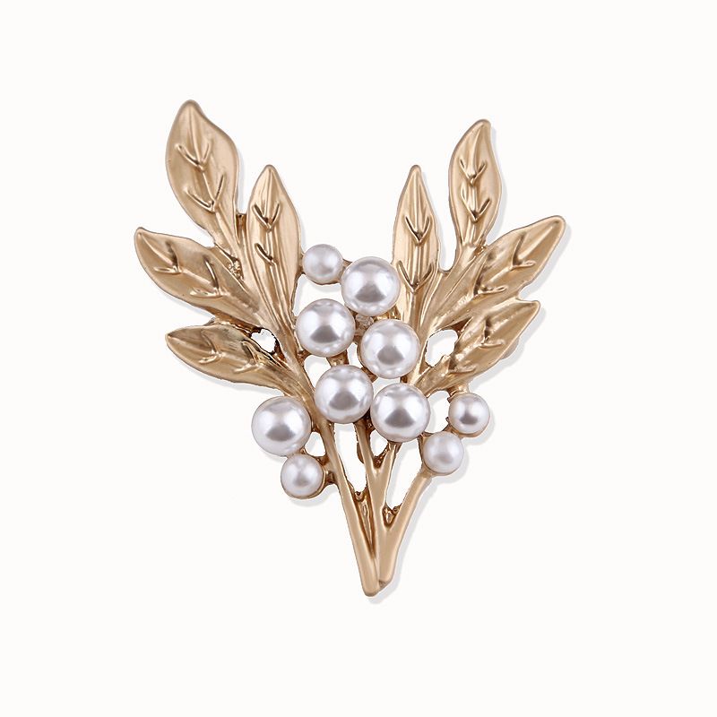 retro suit personality fashion popular matte gold pearl leaf female corsage spot_voghion.com