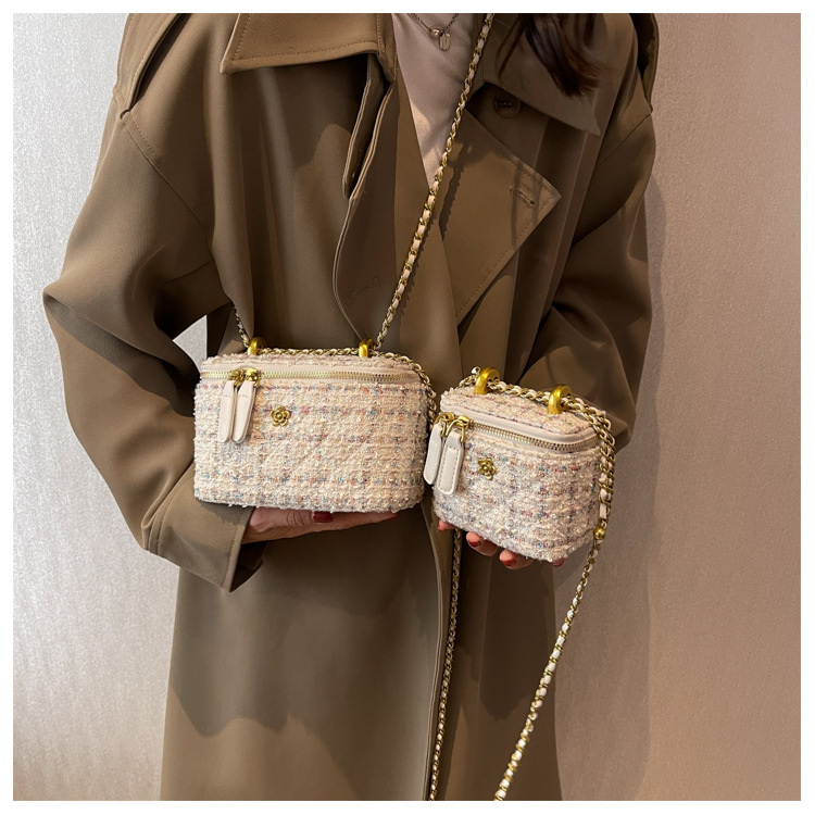 2023 Nuovo Xiaoxiangfeng catena di lana piccola borsa quadrata Borsa a tracolla alla moda e versatile Borsa rossa alla moda e alla moda_voghion.com