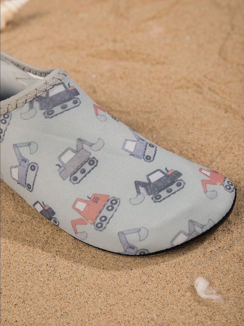 A Pair Of Cartoon-style, Fashionable, Comfortable, Casual And Lightweight Water Shoes For Boys, Which Are Suitable For Summer._voghion.com