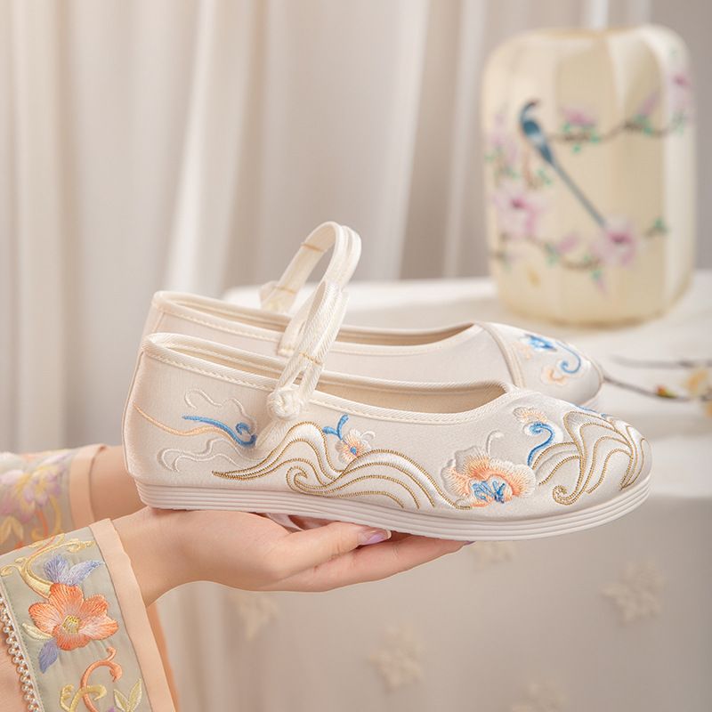 Damenschuhe Neue Hanfu-Schuhe für den Herbst Damenschuhe im antiken Stil mit Stickereien und flacher Sohle Antike Kostümschuhe mit Stickereien im Han-Element-Stil_voghion.com