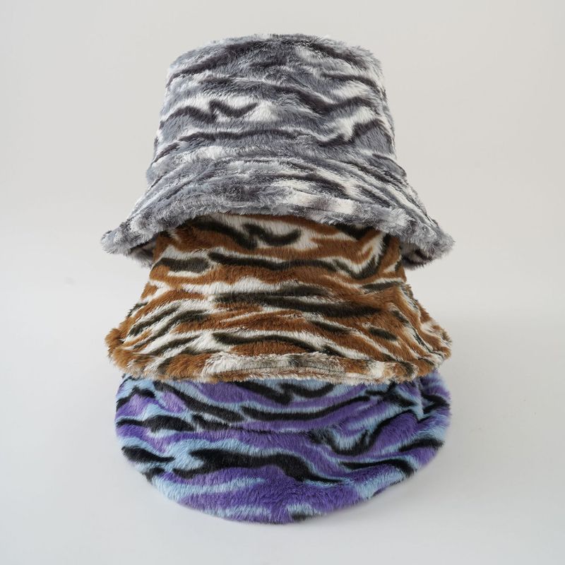 2022 autunno e inverno nuovo cappello da pescatore caldo in peluche a righe alla moda da donna con bacino spesso tendenza moda_voghion.com