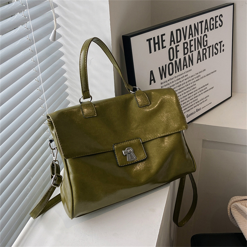 Borse di grande capacità 2023 autunno e inverno nuova personalità retrò valigetta da donna design di nicchia monospalla crossbody big bag marea_voghion.com