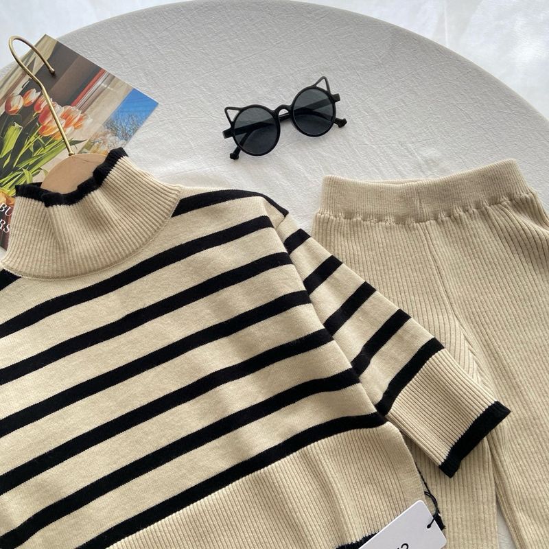 Outfit per bambini in stile coreano 2024 autunno inverno nuovo set in maglia a righe con collo alto, maglione aderente e gamba larga_voghion.com