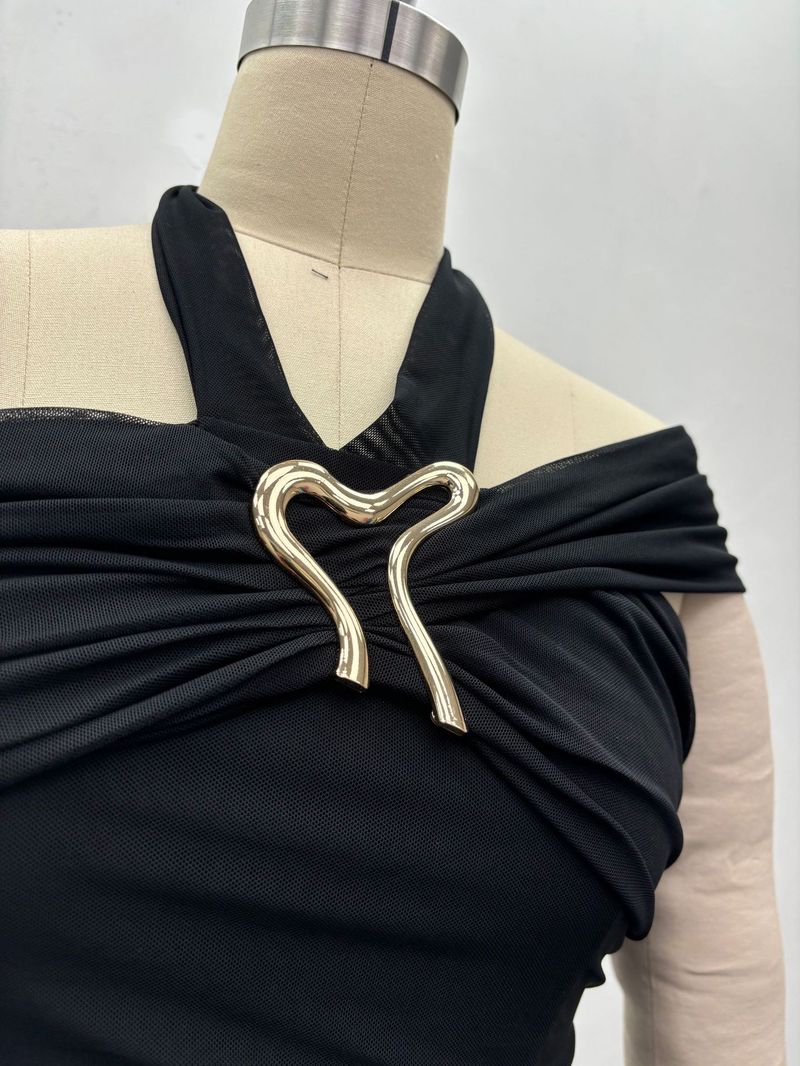 Completo due pezzi da donna sexy ed elegante, aderente, con top monospalla e gonna divisa, tinta unita_voghion.com