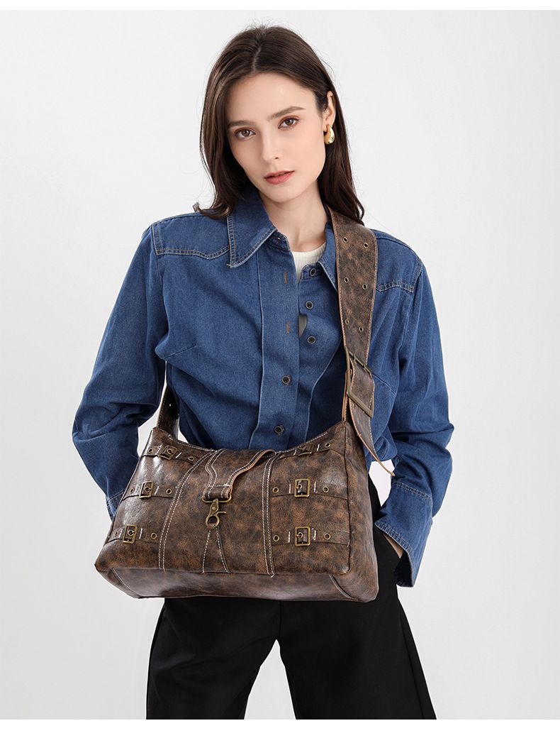 2025 New PU Leather Shoulder Bag Wide Strap Retro Large Capacity Heavy Metal Punk Vintage Tote Handbag_voghion.com