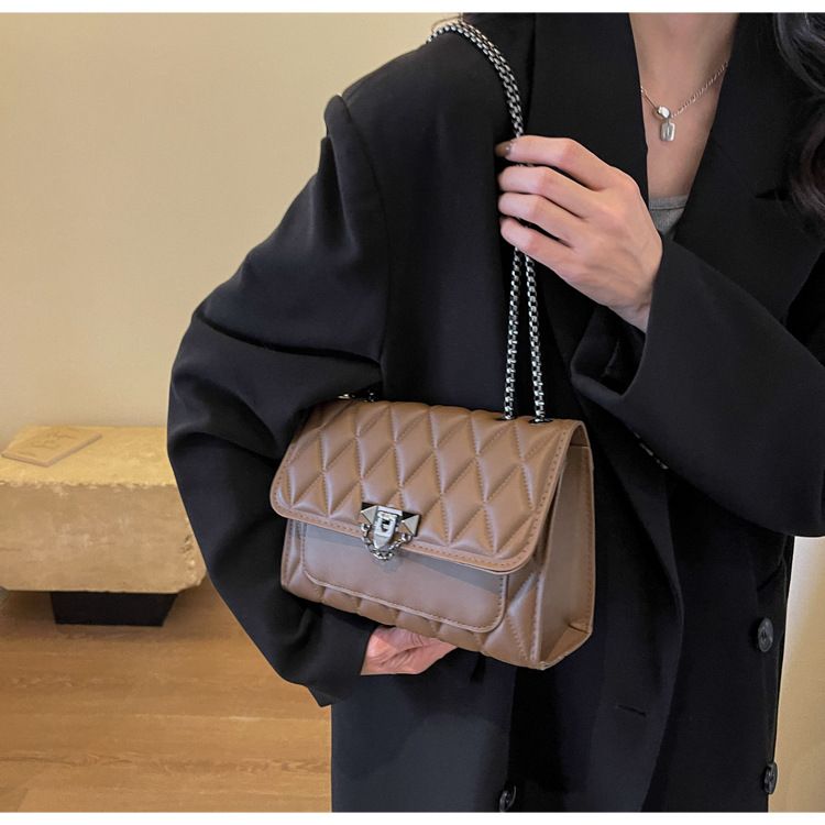 Sac messager à chaîne rétro en fil de broderie diamant de couleur unie populaire sac à bandoulière petit sac carré pour femme_voghion.com