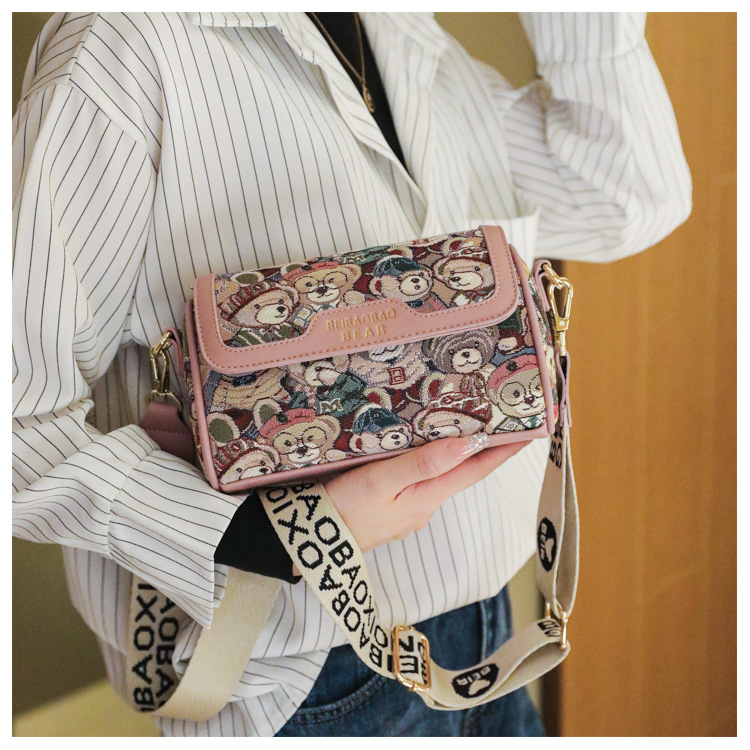Bolsas clássicas de marca com design de nicho, bolsas femininas com temperamento, bolsas de urso, bolsas de ombro inclinadas da moda_voghion.com