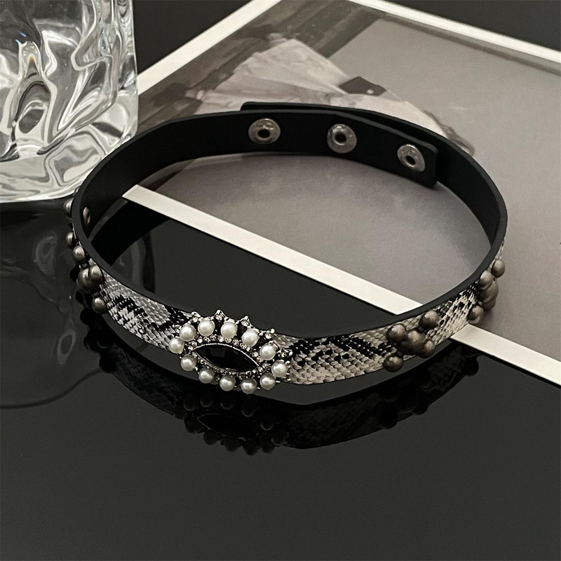 Designer Cool Europese en Amerikaanse mode Slangenhuidpatroon Luxe leren gierstkralenkraag Vrouwelijke minderheid Licht Luxe Spice Girl nekband_voghion.com