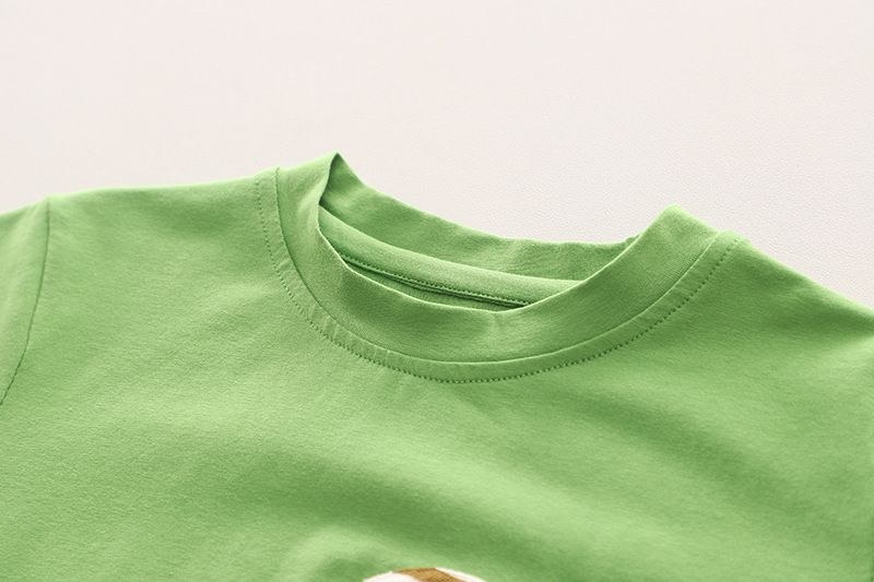 2024 Nouveau chapeau Little Dog Boys Ensemble deux pièces à manches courtes pour vêtements d'été pour enfants_voghion.com