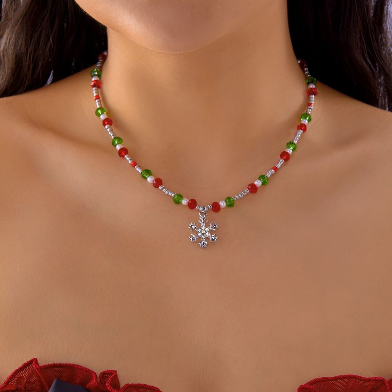 "Red Green Christmas Necklace | Christmas Tree & Snowflake Pendants | Rice Bead Color Blocking | Clavicle Chain | Tarnish-Resistant Alloy | Festive Ho_voghion.com