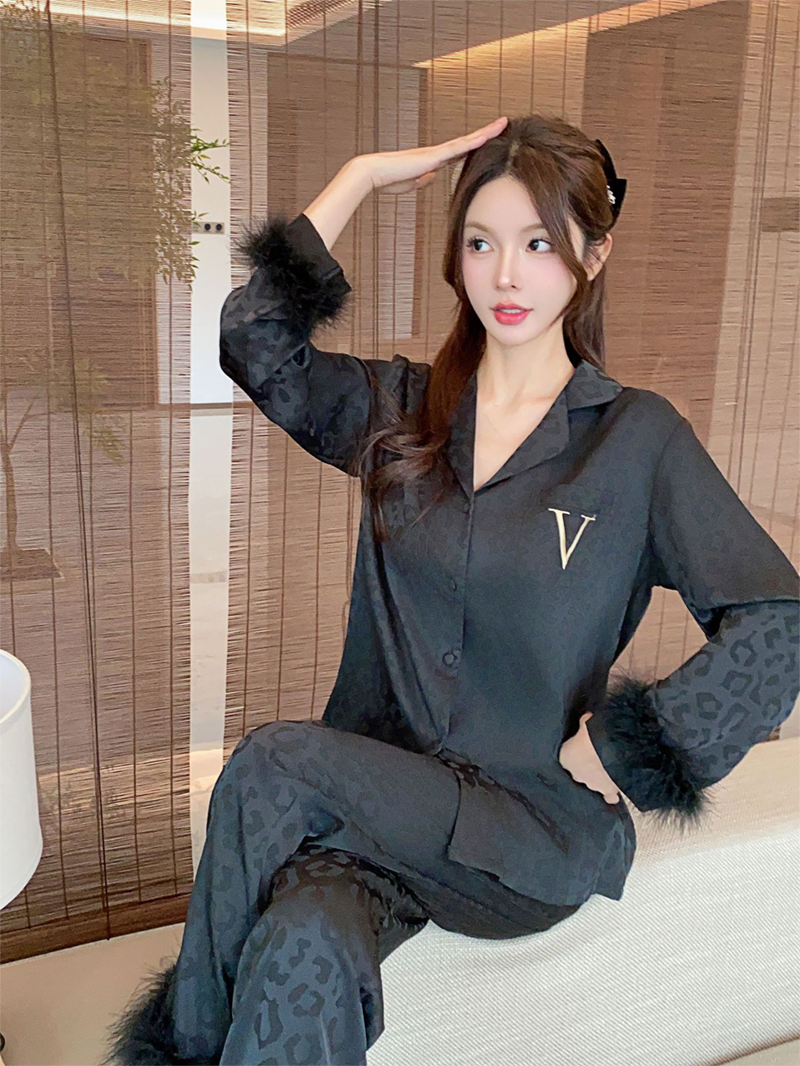 Underwear & Sleepwears Leopard Feather High End Pajamas For Women Autumn And Winter Gold Velvet Long Sleeved Comfortable Home Clothes Suit_voghion.com