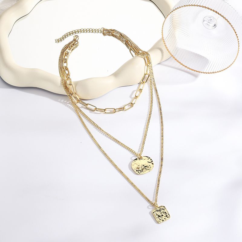 necklace design, versatile, fashionable, niche, simple and elegant gold acrylic mother of pearl pendant necklace_voghion.com