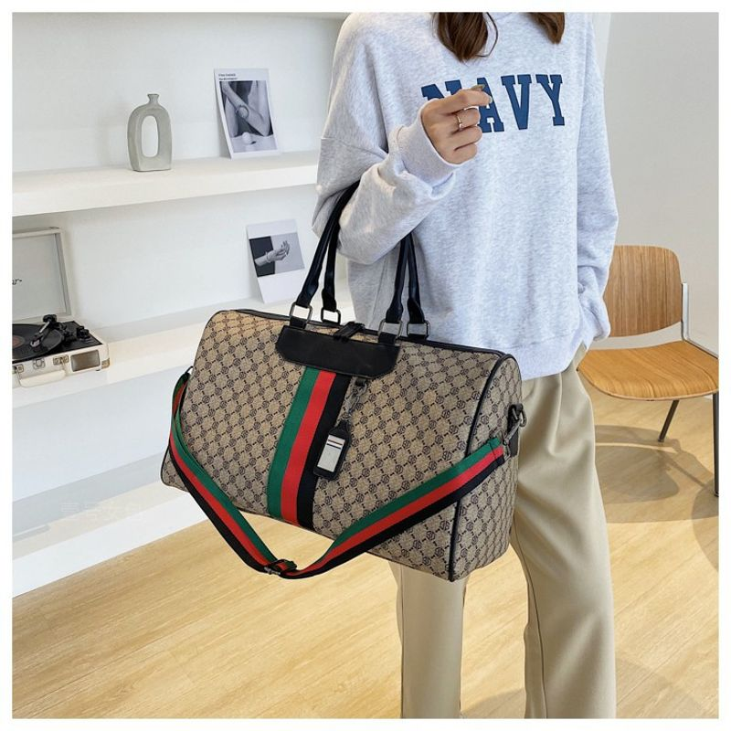 Kortdistanse bærbar crossbody for kvinner med stor kapasitet lettvekts fiess sportsveske for menn, allsidig reiseveske_voghion.com