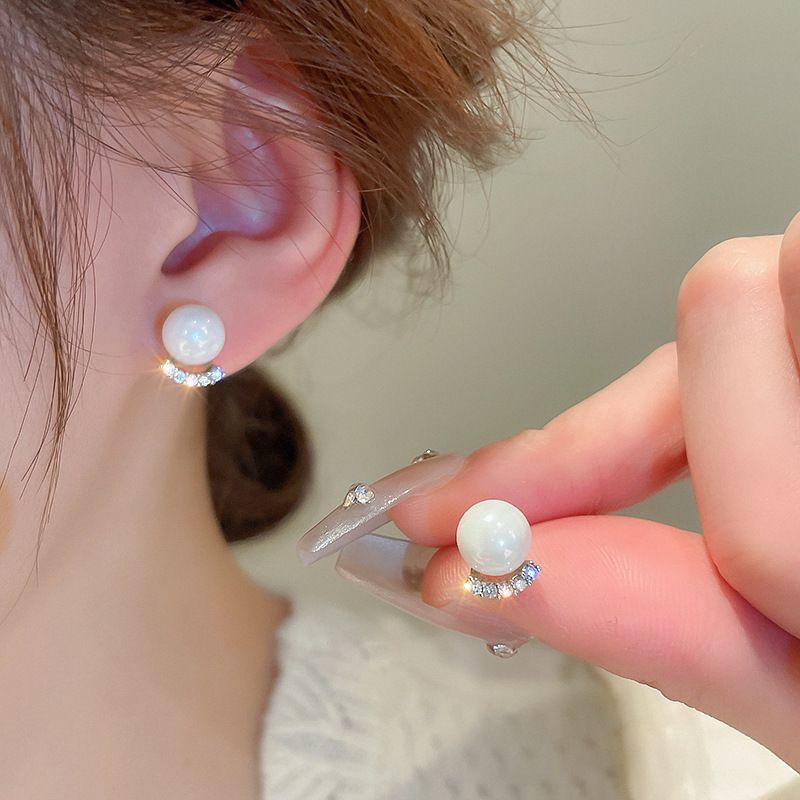 Orecchini di lusso francesi leggeri con perle di diamanti in vero oro placcato in argento e ago intarsiato, alla moda ed eleganti._voghion.com