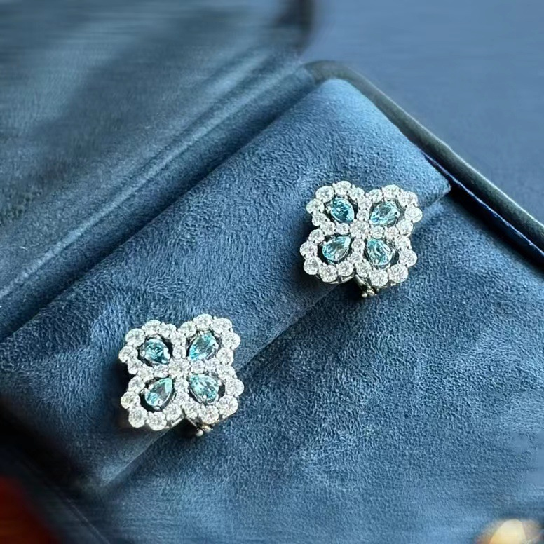 Orecchini in acciaio al titanio di design Hailanbao Quadrifoglio Orecchini di lusso Piccole persone piene di orecchini di diamanti Ragazza del tesoro colorata_voghion.com