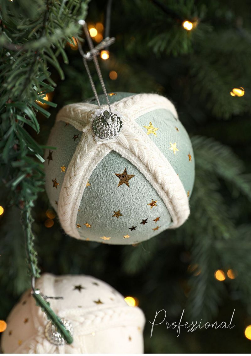 8CM Foam Ball Christmas Tree Ornaments - Festive Hanging Decor With Star & Floral Print, Set Of 4 (Pink, Red, White, Blue)_voghion.com