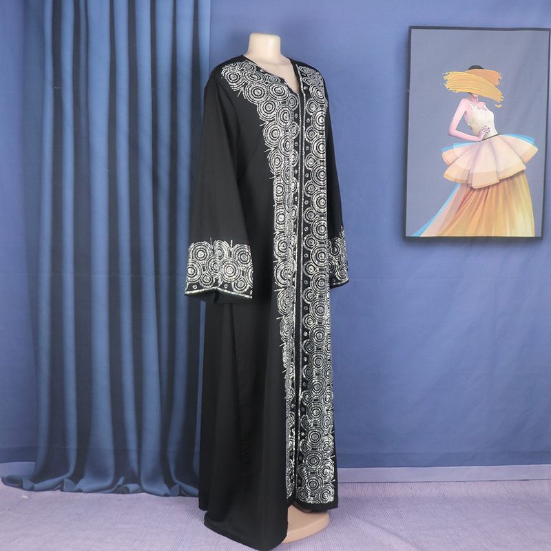 Dámské oblečení, etnické šaty, muslimský styl ve blízkovýchodním stylu, módní župan s výstřihem do V_voghion.com