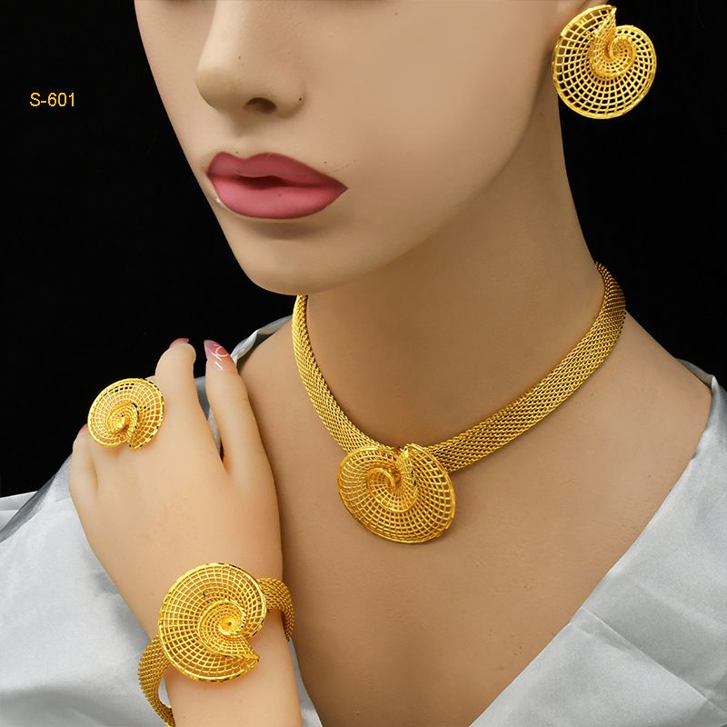 Set di gioielli in oro da donna, in lega di rame, placcati in oro, Dubai, set di moda di vendita calda, sposa indiana, collana, orecchini, bracciale, anello, gioielli_voghion.com