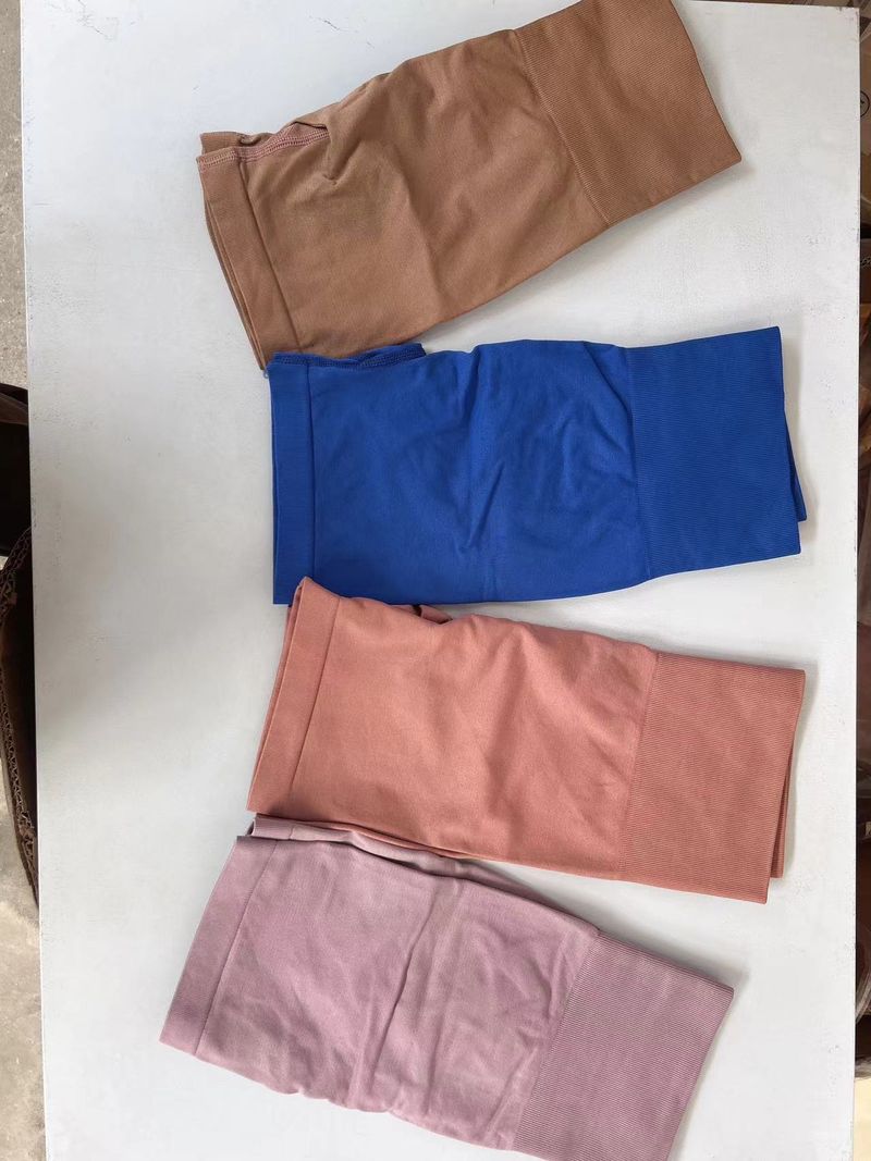 Yoga Three-Quarter Seamless High Waist Hip-Lifting Peach Hip Summer Running Fitness Shorts_voghion.com