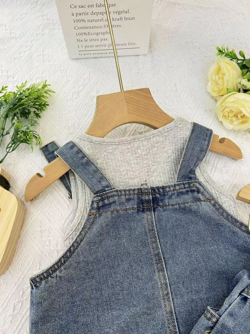 Abbigliamento per bambini 2024 nuovo vestito estivo per ragazze in denim con bretelle, mezza gonna, camicia e completo in tre pezzi_voghion.com