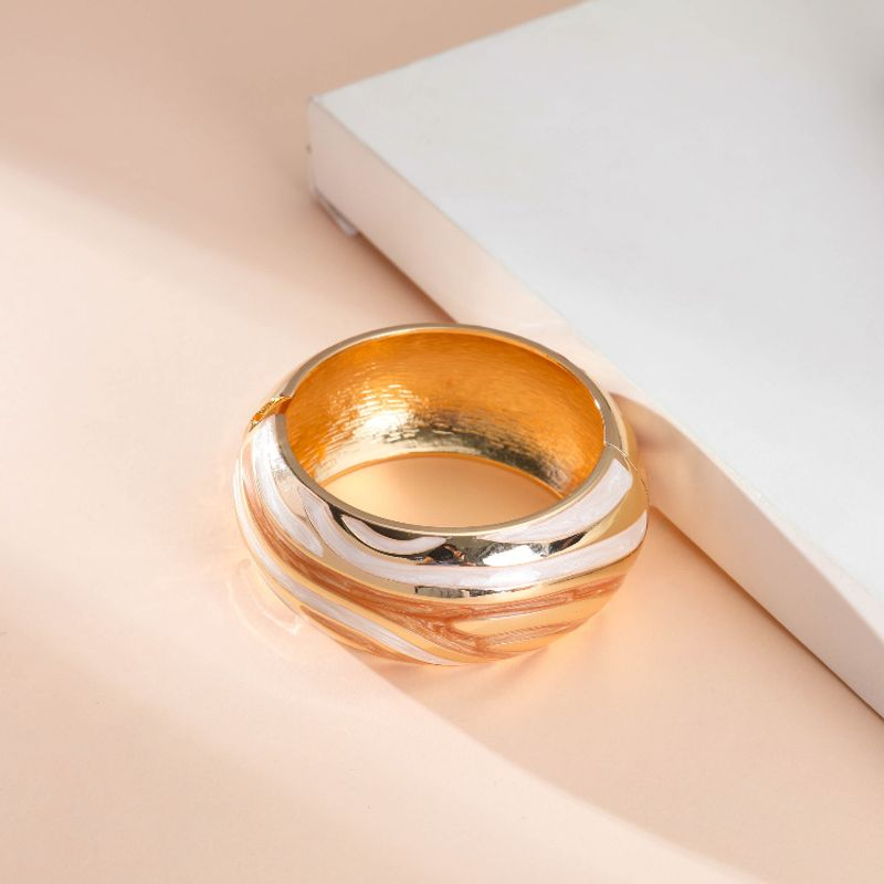 Hot Fashion Retro Gold W Elegant Ladies Drop Oil Patchwork Hand Accessories Bracelet_voghion.com