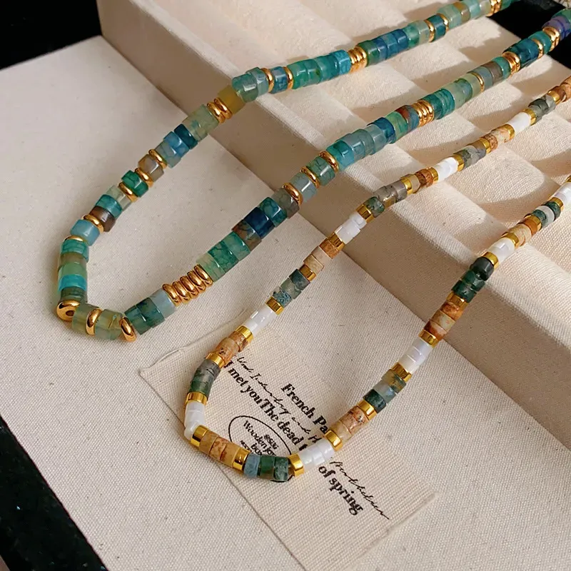 Collana girocollo con perline color oro e dettaglio in conchiglia di pietra naturale multicolore, stile boho chic, regalo per tutti i giorni e per le vacanze_voghion.com