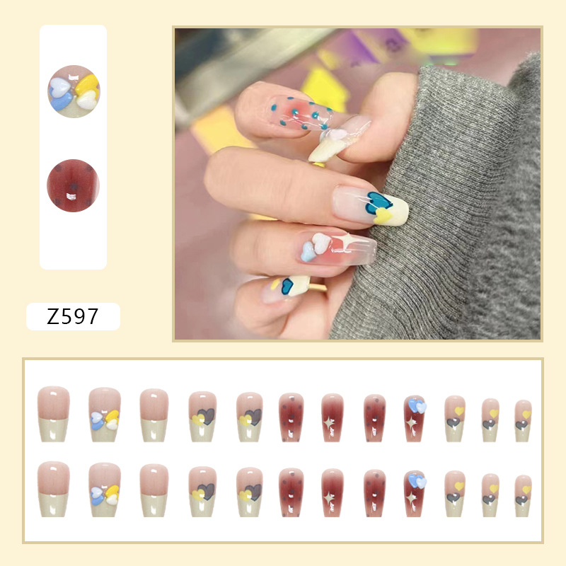 Buntes 24-teiliges süßes Kunstnagel-Set mit Herzmuster-Design, tragbares Ballerina-Fertignägel-Set zum Aufdrücken auf Acryl S s_voghion.com