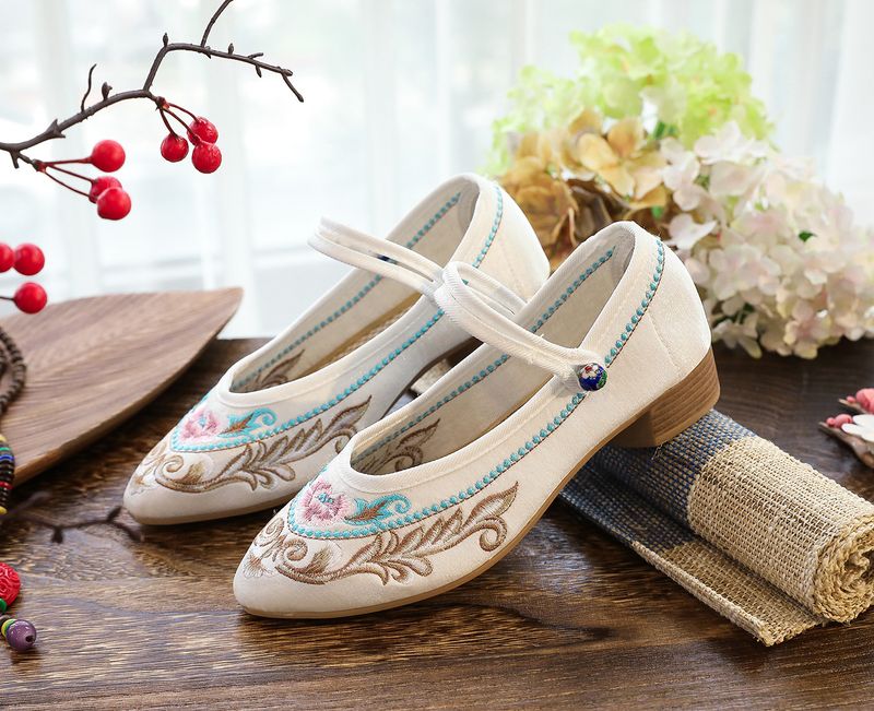 Scarpe da donna ricamate Hanfu Forest, scarpe da ballo quadrate_voghion.com