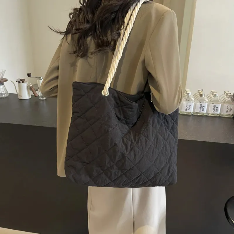 Herbst und Raute Lässige Baumwollkleidung Stofftasche Baumwolle Gepolsterte Leinwand Für Frauen Winter Herbst Einkaufstasche Geldbörse Weibliche Handtasche Mit Reißverschluss_voghion.com