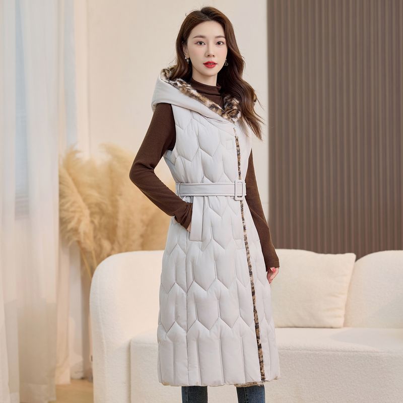 Langer Puffermantel mit Kunstfellkapuze – Damen Winterjacke (Winddicht, Slim Fit, Steppfutter, S-XXL)_voghion.com