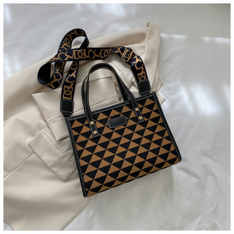 Herbst und Winter Große Kapazität Taschen 2023 Neue frauen Taschen Mode Pendler Schulter Taschen Casual Persönlichkeit College Student Tragetaschen_voghion.com