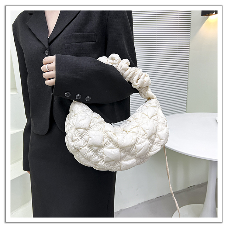 Versione coreana di pieghe a nuvola di minoranza, borse sotto le ascelle, ravioli casual, borse oblique monospalla._voghion.com