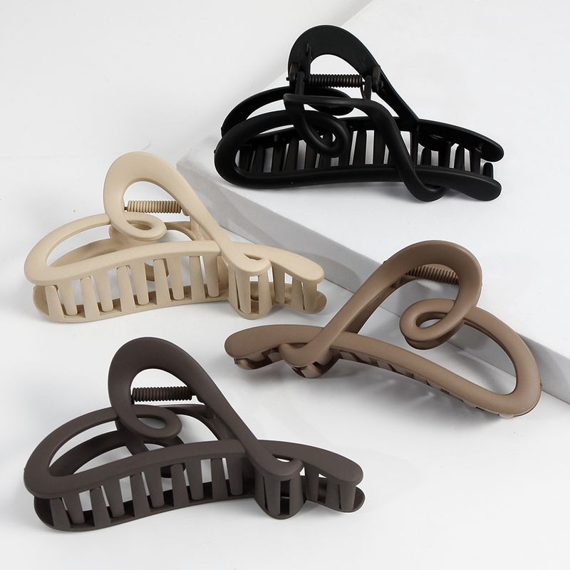 Pince à cheveux design en forme de cœur à longue queue - Finition mate de qualité supérieure - Grande pince à cheveux en forme de requin virale pour le coiffage de l'arrière de la tête_voghion.com