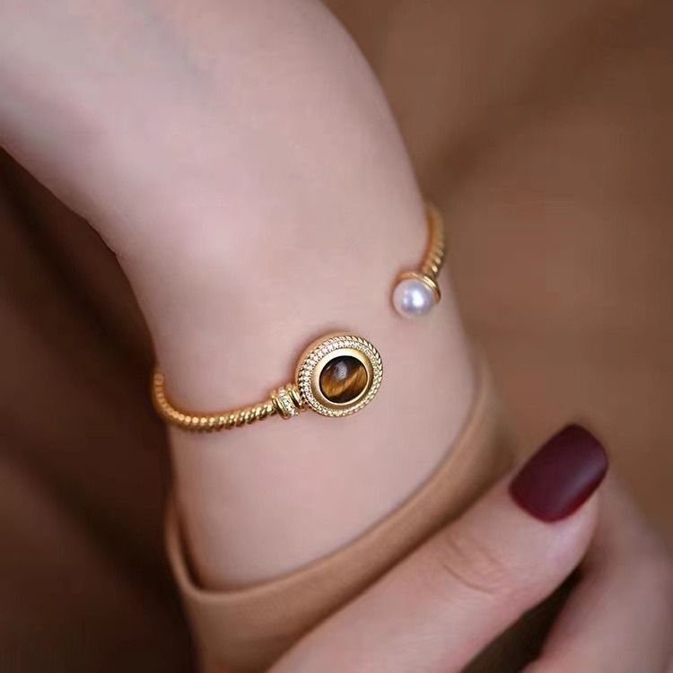 French Vintage Tiger's Eye Necklace Zircon Necklace Bracelet Earrings Clavicle Chain Sweater Chain_voghion.com