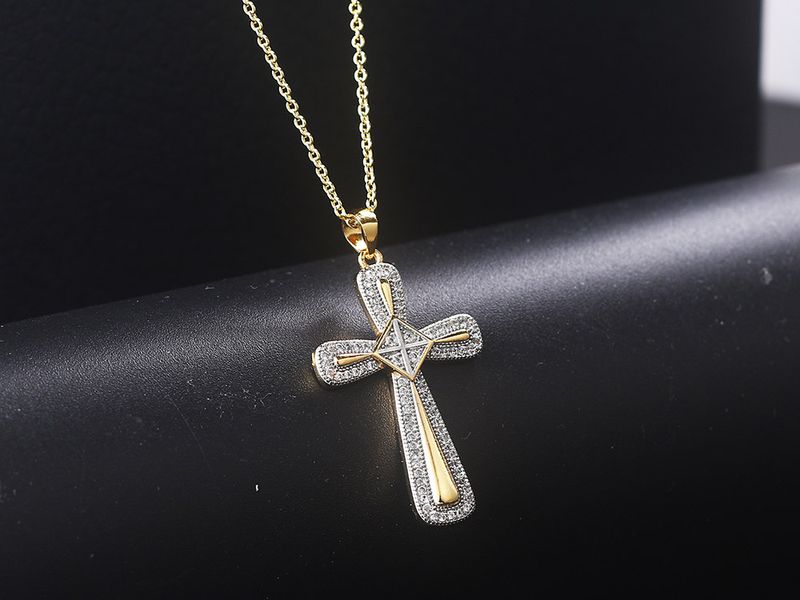 Set di gioielli da uomo alla moda con zirconi intarsiati, collana elettroplaccata bicolore e accessori_voghion.com