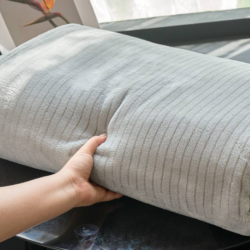 Solid Color Mink Fleece Blanket Ultra Soft Coral Fleece Throw Perfect For Kids Gifts Home Use Hypoallergenic Cozy_voghion.com