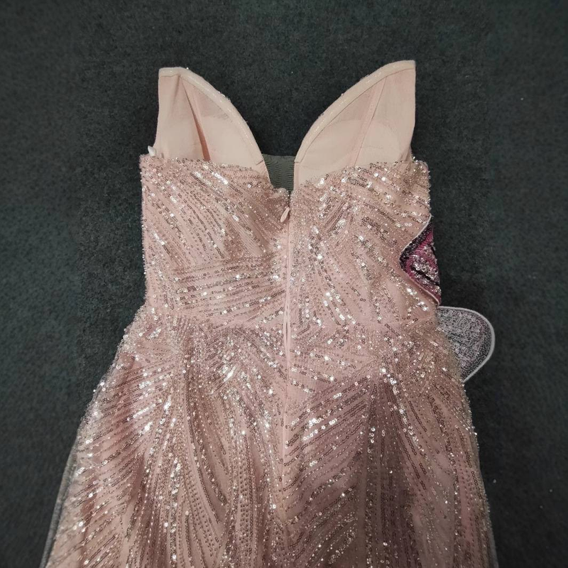 Elegante abito da sera a sirena con spalle scoperte, paillettes e farfalle, con spacco alto - Abito formale in poliestere elasticizzato per balli di fine anno, banchetti e feste_voghion.com
