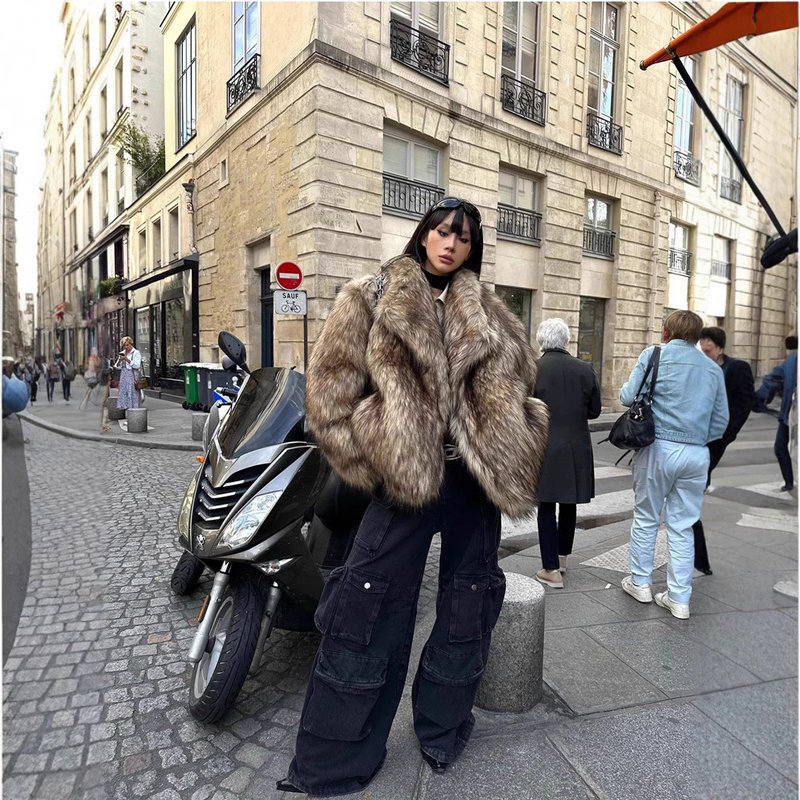 Kunstfellmantel mit Oversized-Kragen - Trendy Streetwear-Jacke für Damen, Wintermode-Oberbekleidung, Umweltfreundliches Material, XS-XXL_voghion.com