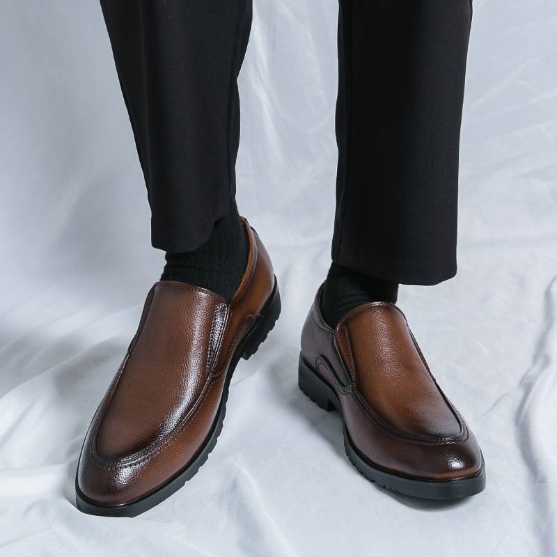 Neue, hochwertige, spitze Freizeitschuhe aus Leder für Herren, Hochzeitsschuhe mit Bullock-Fransen, ein Slip-on-Rindsledersohle, Stylist-Modeschuhe_voghion.com