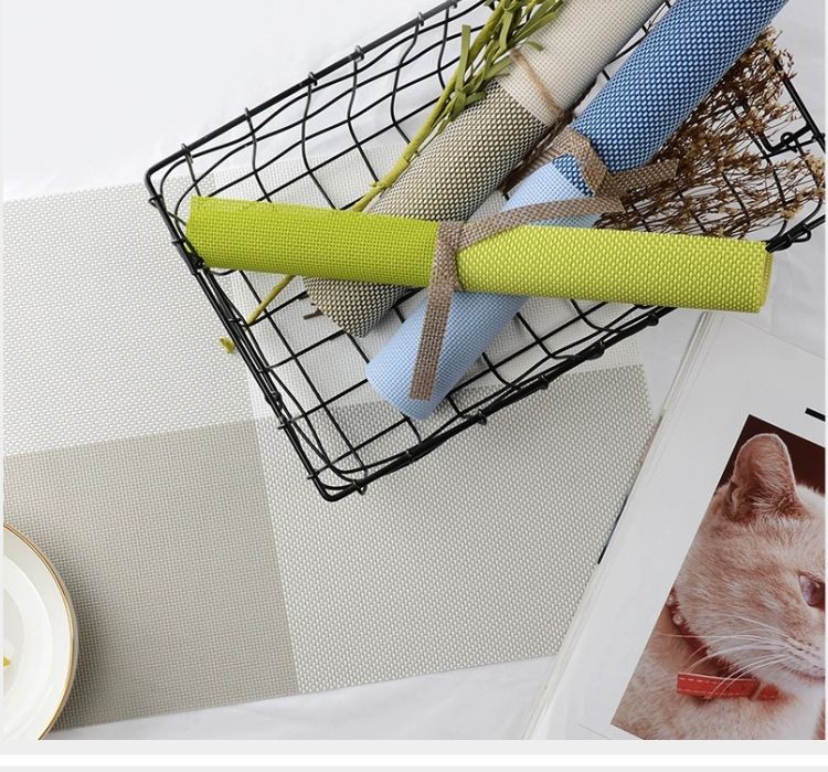 Tovaglietta in PVC - Resistente all'olio e al calore (elegante design a blocchi di colore, facile da pulire, per piatti e ciotole, per cene di lusso)_voghion.com