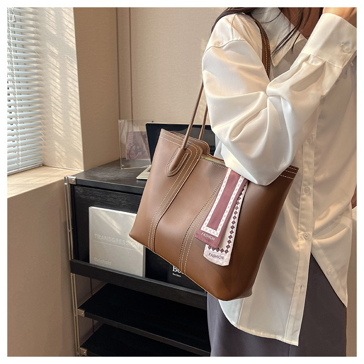 Borsa a tracolla versatile da donna, di grande capacità, primavera/estate 2024, con texture popolare, per i pendolari_voghion.com