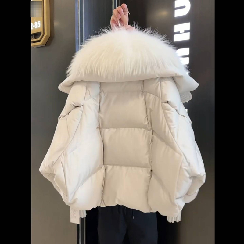 Witte gewatteerde jas voor dames met tailleband - warme winterjas met imitatiebont_voghion.com