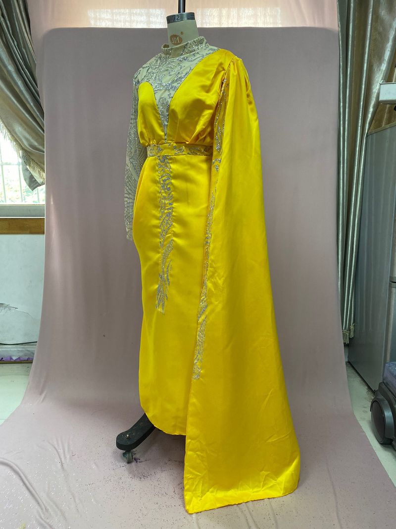 Damenbekleidung Kleid Gespleißter langer Rock V-Ausschnitt Unregelmäßiges Paillettenkleid_voghion.com