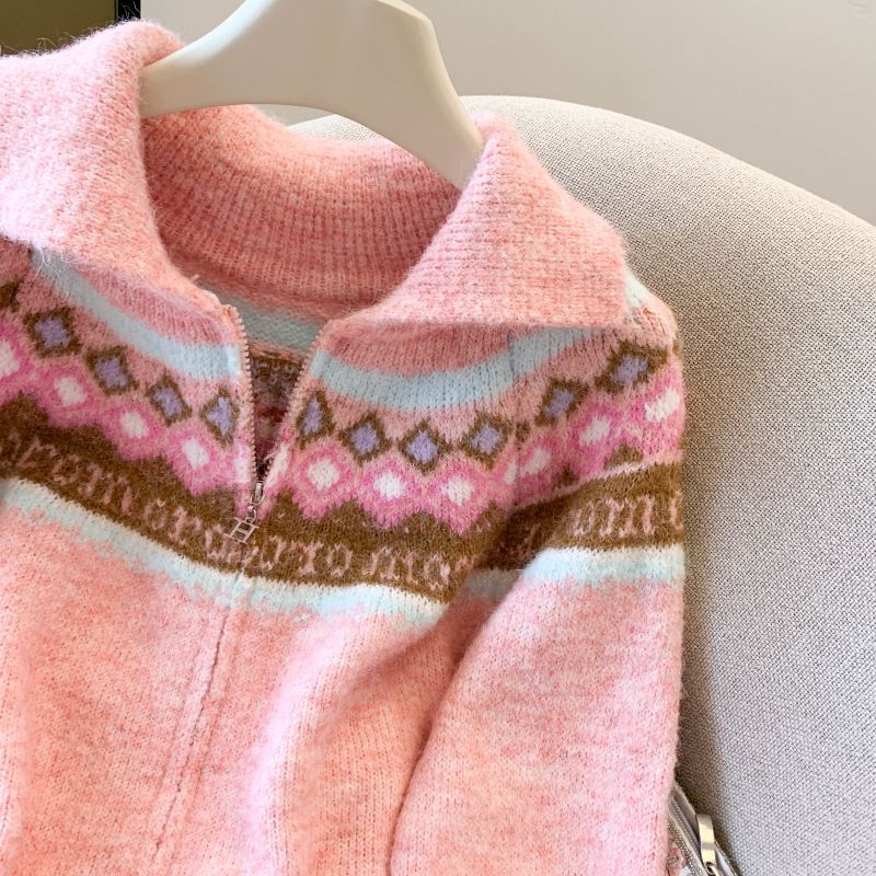 Cardigan in maglia Fair Isle – Carré ricamato a mano di ispirazione nordica e colletto in pelliccia sintetica (taglia unica, capo essenziale per l'inverno, con cerniera frontale)_voghion.com
