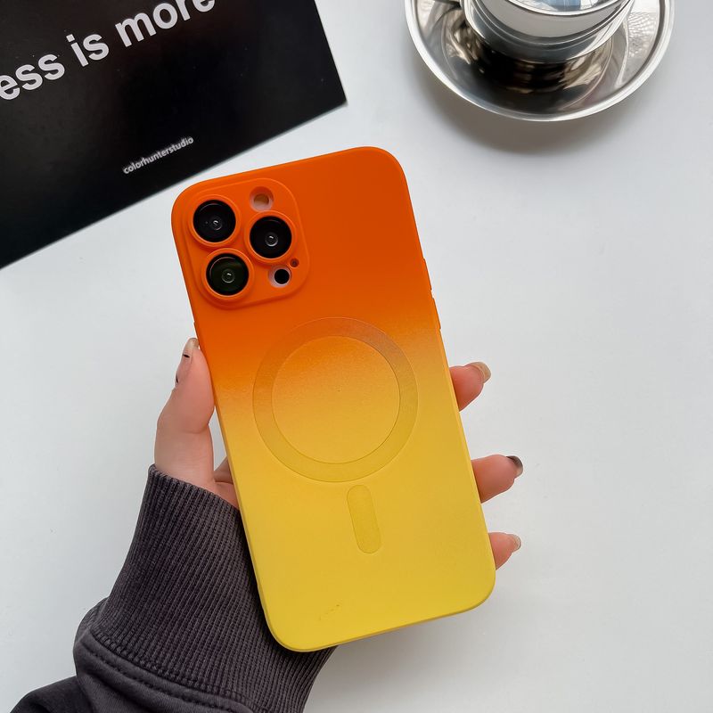 Two-color Gradient Liquid Magnetic Case For 15 Pro Max 17 With Built-in Lens Protector 16_voghion.com