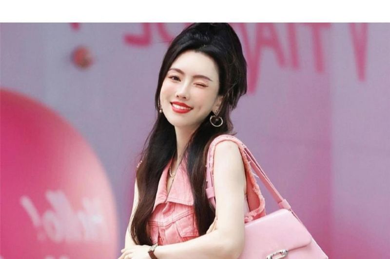Xiaoxiangfeng Internet Celebrity Explosion Street Roze Jurk Kinderen Zomer 2023 Nieuwe Levendige En Speelse Tweedelige Set_voghion.com