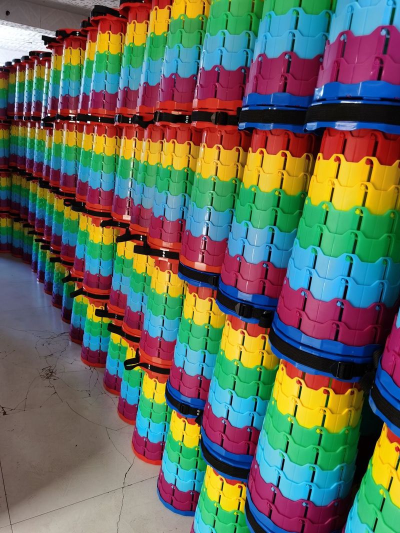 Sgabello da campeggio pieghevole – Seduta pieghevole in PP ad alta resistenza per esterni, viaggi ed eventi (25x25x6,5 cm, oltre 10 colori, leggero e resistente)_voghion.com