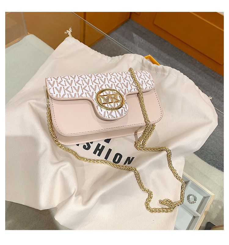 2023 Zomer Nieuwe Tas Damesmode Europese en Amerikaanse Contrast Bedrukte Ketting Een Schouder Crossbody Grote Capaciteit Kleine Vierkante Tas_voghion.com