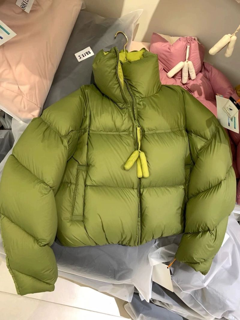 ChicShe Neue koreanische Steppjacke im Color-Block-Stil mit kurzem Puffkragen, warmweiß, dick gefüttert mit Entendaunen für Damen_voghion.com